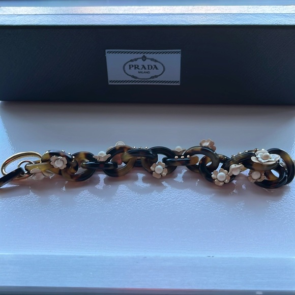 Rare Prada Tortoise Link Bracelet - Picture 3 of 15